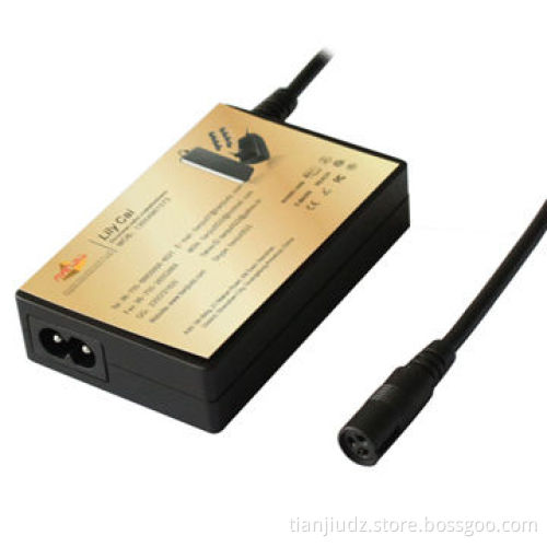High Value 90W Slim Universal AC/DC Charger for Notebook/Laptop